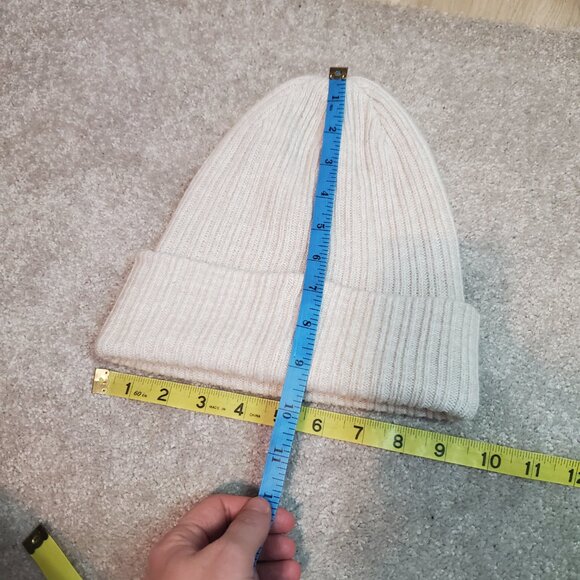 ARITZIA Main Character Peak Knit Beanie Toque Winter Hat Rolled Cream Women's OS - Picture 8 of 8
